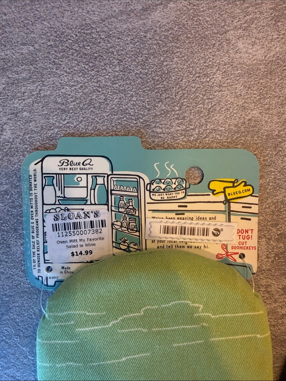 Blue Q Lime Green Oven Mitt with Pink Trim - 'My Favorite Salad Is Wine' - Picture 4 of 4